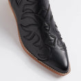 Load image into Gallery viewer, DJANGO & JULIETTE EVERADO BLACK NATURAL - Women Boots - Collective Shoes