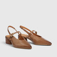 Load image into Gallery viewer, EOS HATTIS PECAN