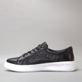 Load image into Gallery viewer, NAKED ARCHES NOBLE BLACK - Women Sneakers - Collective Shoes