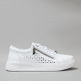 Load image into Gallery viewer, NAKED ARCHES NOBLE WHITE - Women Sneakers - Collective Shoes