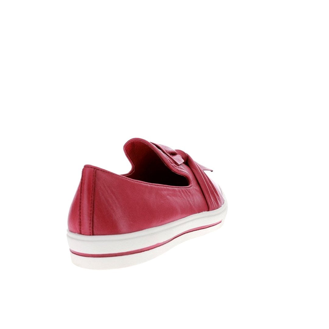 LE SANSA IZZY BORDO Women Slip-ons - Zeke Collection