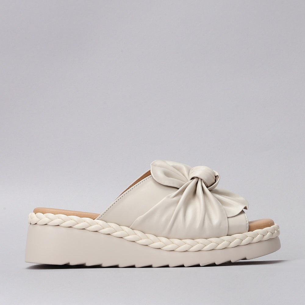 LE SANSA EUDORE CREAM - Women Slides - Collective Shoes 