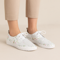 Load image into Gallery viewer, DJANGO & JULIETTE HUSTON WHITE BOUQUET - Women Sneakers - Collective Shoes 
