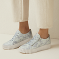 Load image into Gallery viewer, DJANGO & JULIETTE BUMP IVORY BLUE FLOWER - Women sneakers - Collective Shoes 
