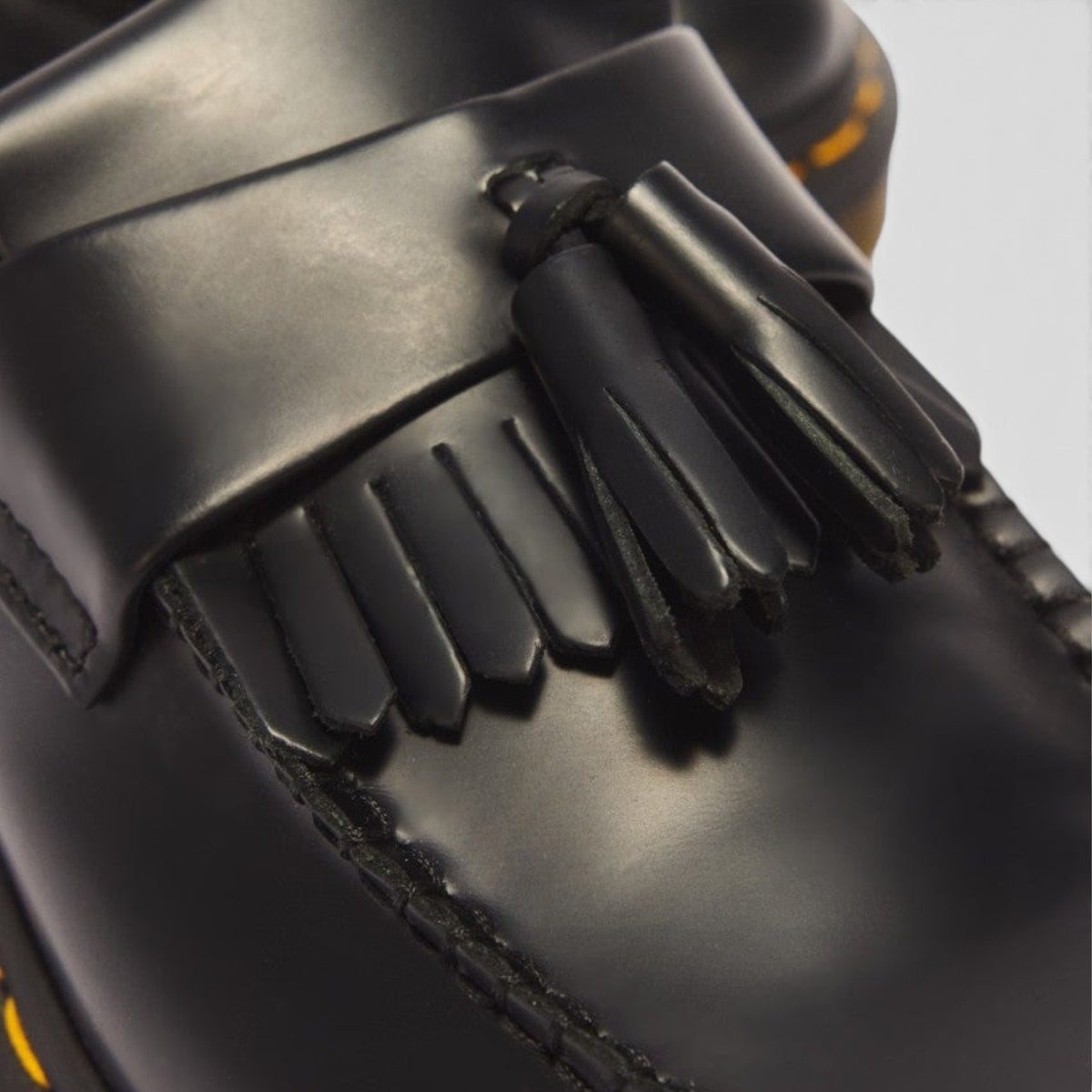 DR MARTENS ADRIAN TASSEL BLACK SMOOTH