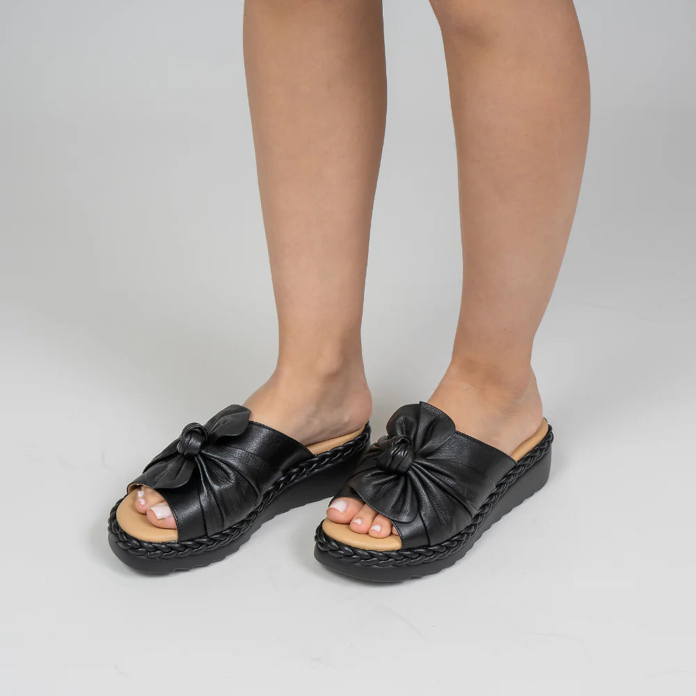 LE SANSA EUDORE BLACK - Women Slides - Collective Shoes 