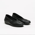 Load image into Gallery viewer, ARCOPEDICO ACADIA BLACK - Women Belle Flats - Collective Shoes 
