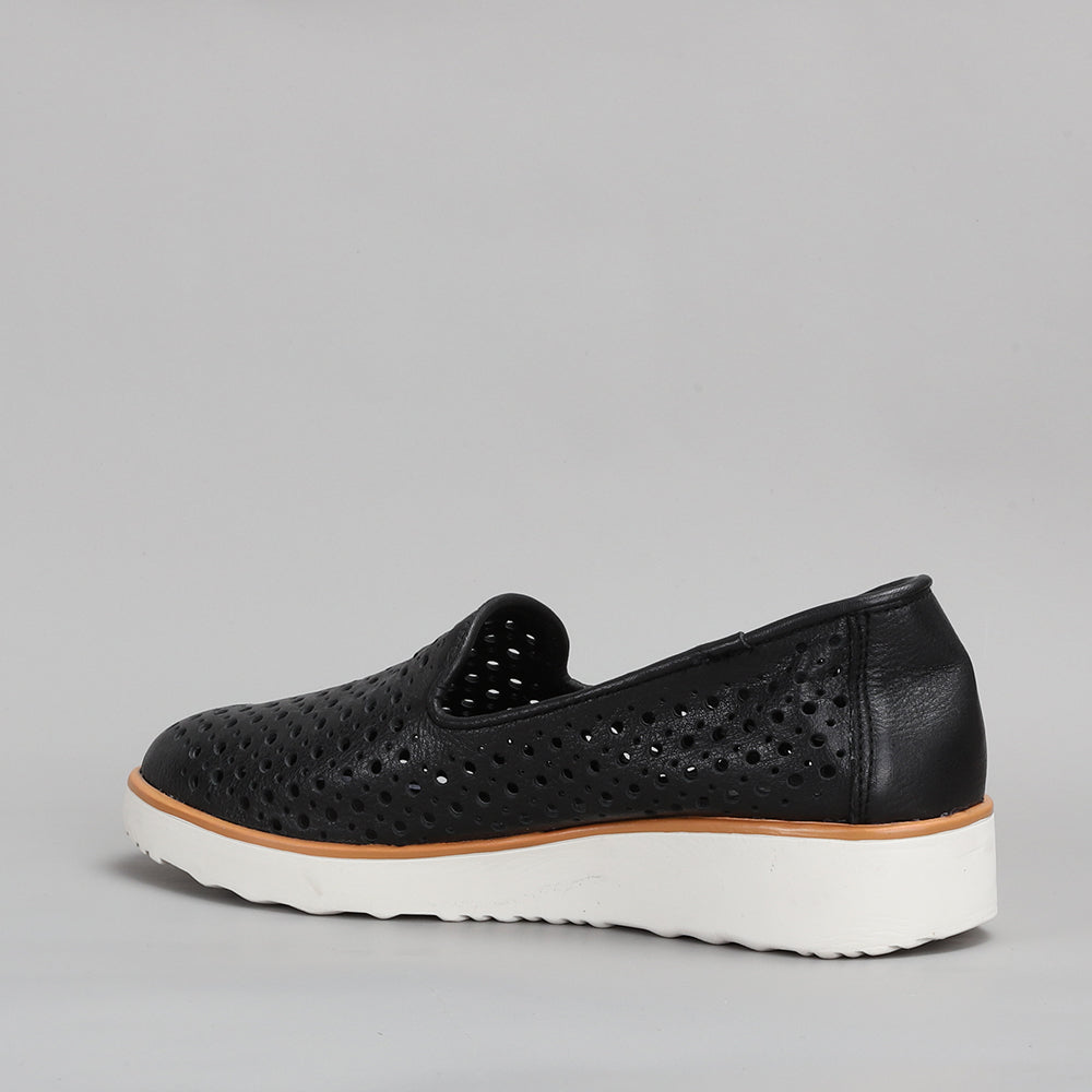 CC RESORTS AUSTIN BLACK - Women Slip-ons - Collective Shoes 