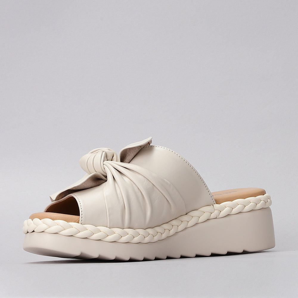 LE SANSA EUDORE CREAM - Women Slides - Collective Shoes 