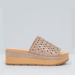 LE SANSA RUSSIA HAT - Women Slides - Collective Shoes 