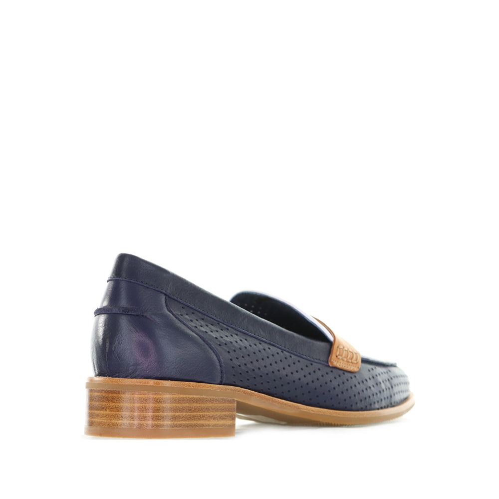 BRESLEY AFRICA NAVY WHITE TAN - Women Loafers - Collective Shoes 