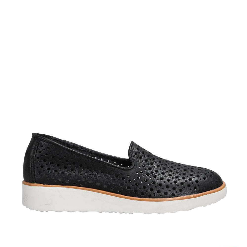 CC RESORTS AUSTIN BLACK - Women Slip-ons - Collective Shoes 