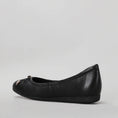 Load image into Gallery viewer, LE SANSA BOUNCE BLACK - Women Belle Flats - Collective Shoes 
