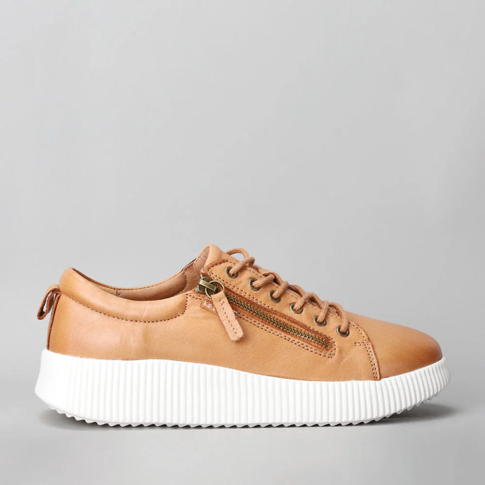 LE SANSA CLARA TAN - Women Sneakers - Collective Shoes 