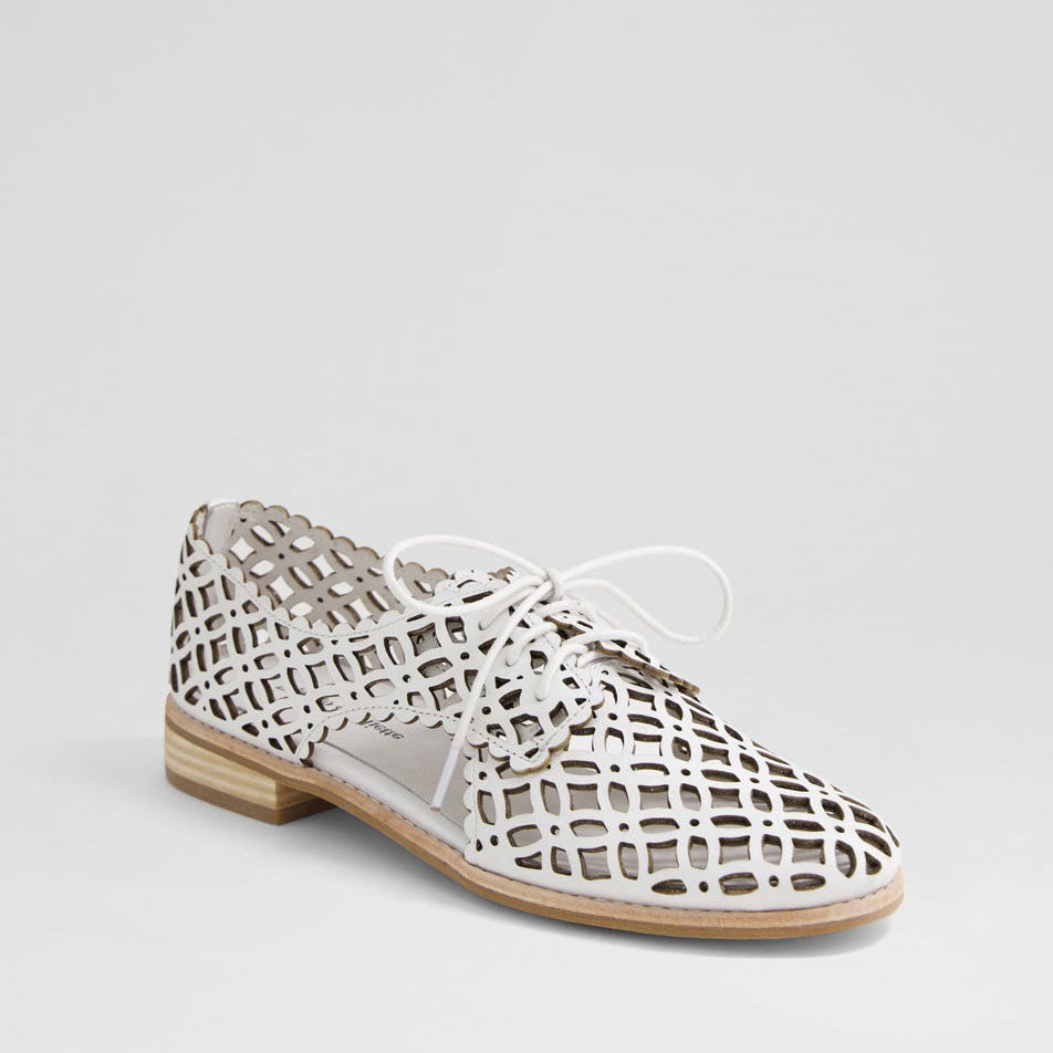 DJANGO & JULIETTE AMRITA WHITE - Women Oxford / Brogue Shoes - Collective Shoes 