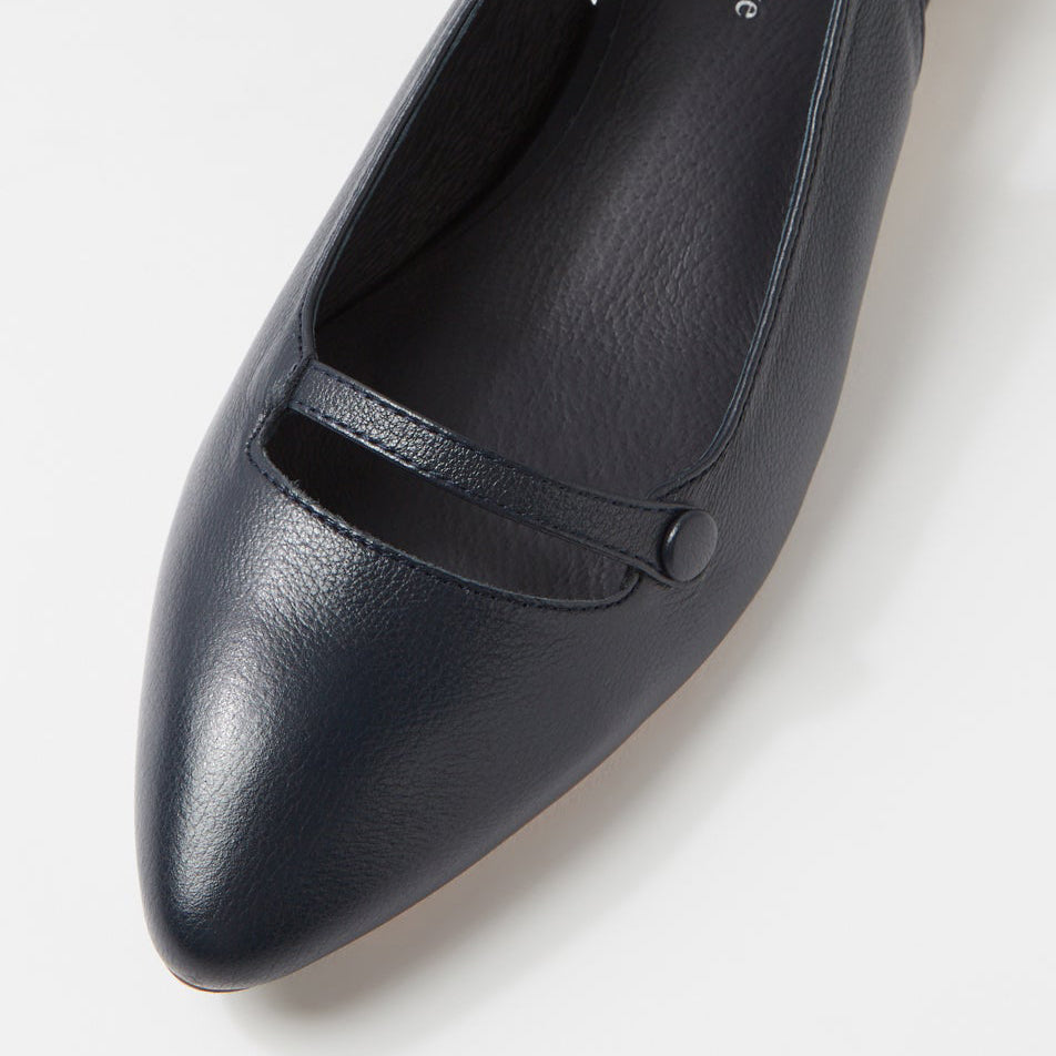 DJANGO & JULIETTE FRANNEY NAVY - Women Sandals - Collective Shoes 