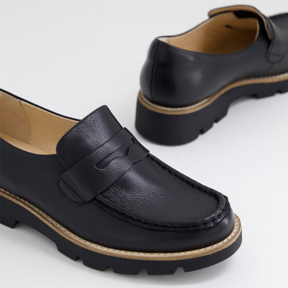 DJANGO & JULIETTE DORTE BLACK - Women Loafers - Collective Shoes 
