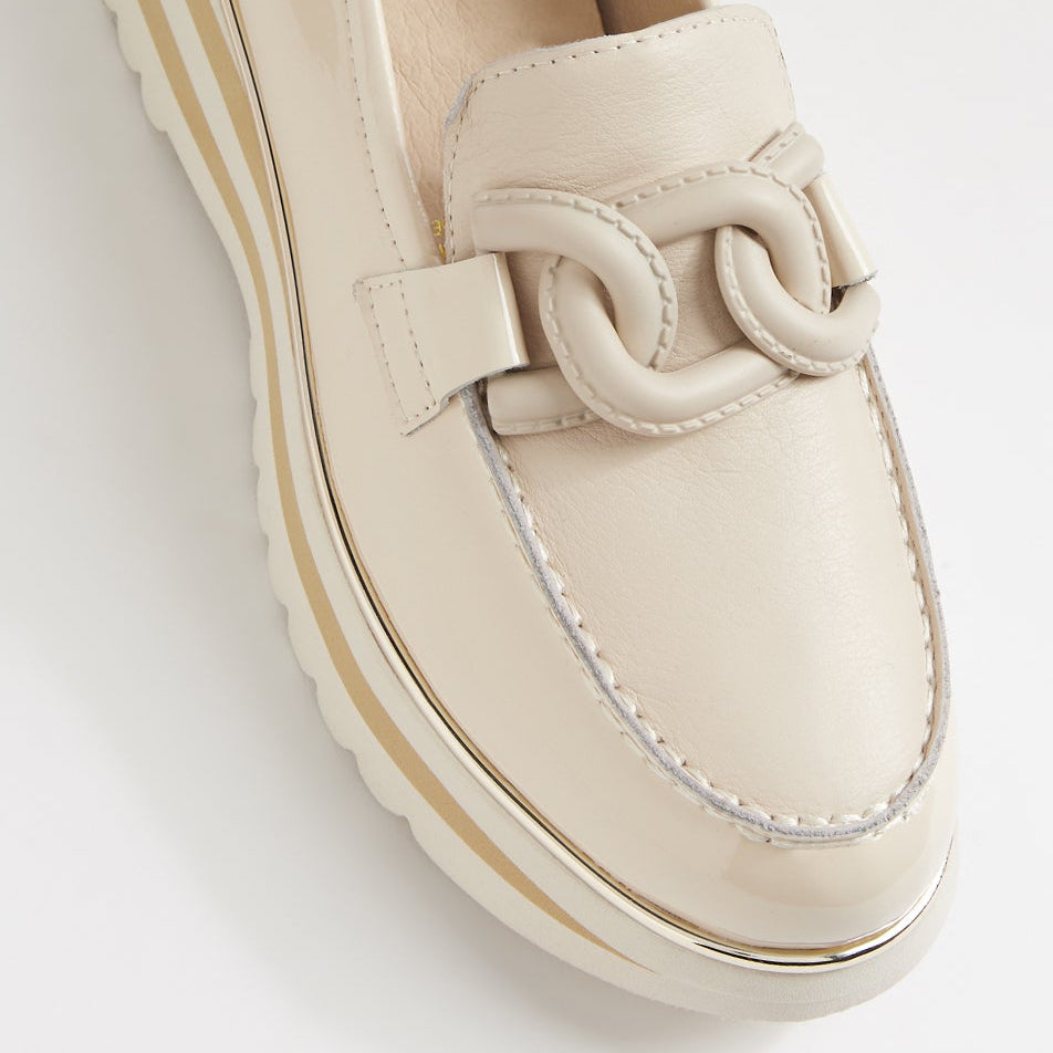 DJANGO & JULIETTE EAILA MILK PATENT - Women Loafers - Collective Shoes 