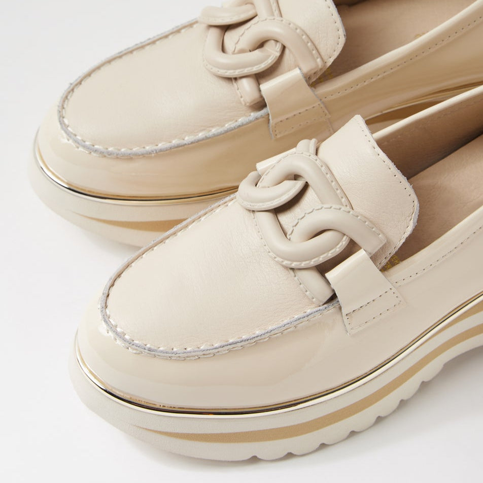 DJANGO & JULIETTE EAILA MILK PATENT - Women Loafers - Collective Shoes 
