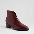 Load image into Gallery viewer, DJANGO & JULIETTE TALULA BURGUNDY - Women Boots - Collective Shoes 
