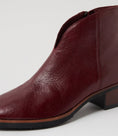 Load image into Gallery viewer, DJANGO & JULIETTE TALULA BURGUNDY - Women Boots - Collective Shoes 
