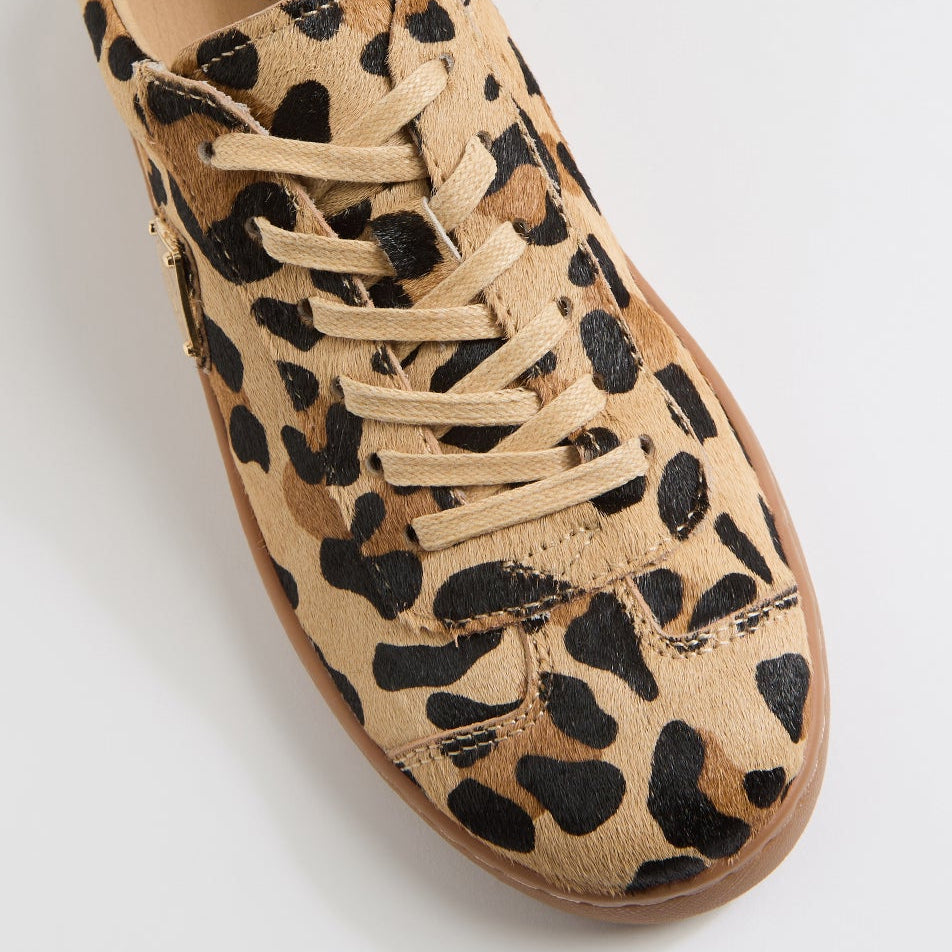 DJANGO & JULIETTE HALTAR CARAMEL PONY - Women Sneakers - Collective Shoes 