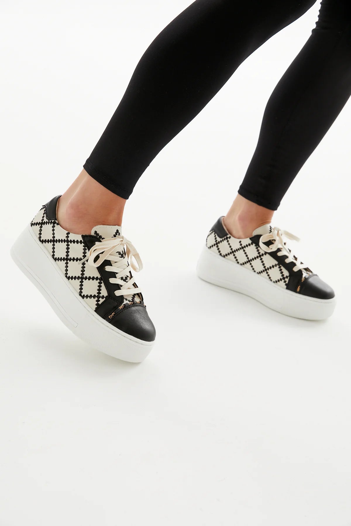 ALFIE & EVIE FRANKIE BLACK CREAM - Women sneakers - Collective Shoes 