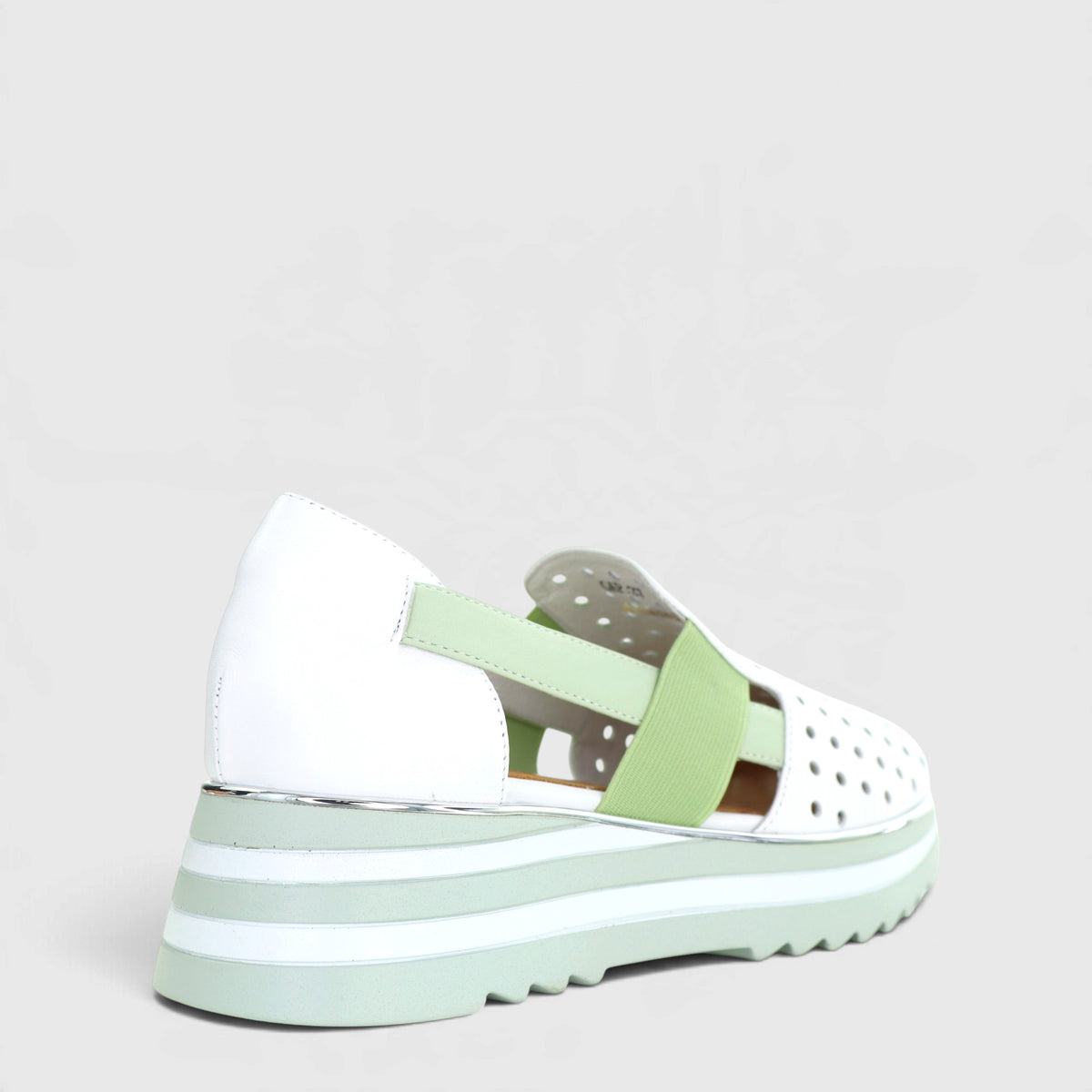 GELATO GAP WHITE/ BOC CHOY