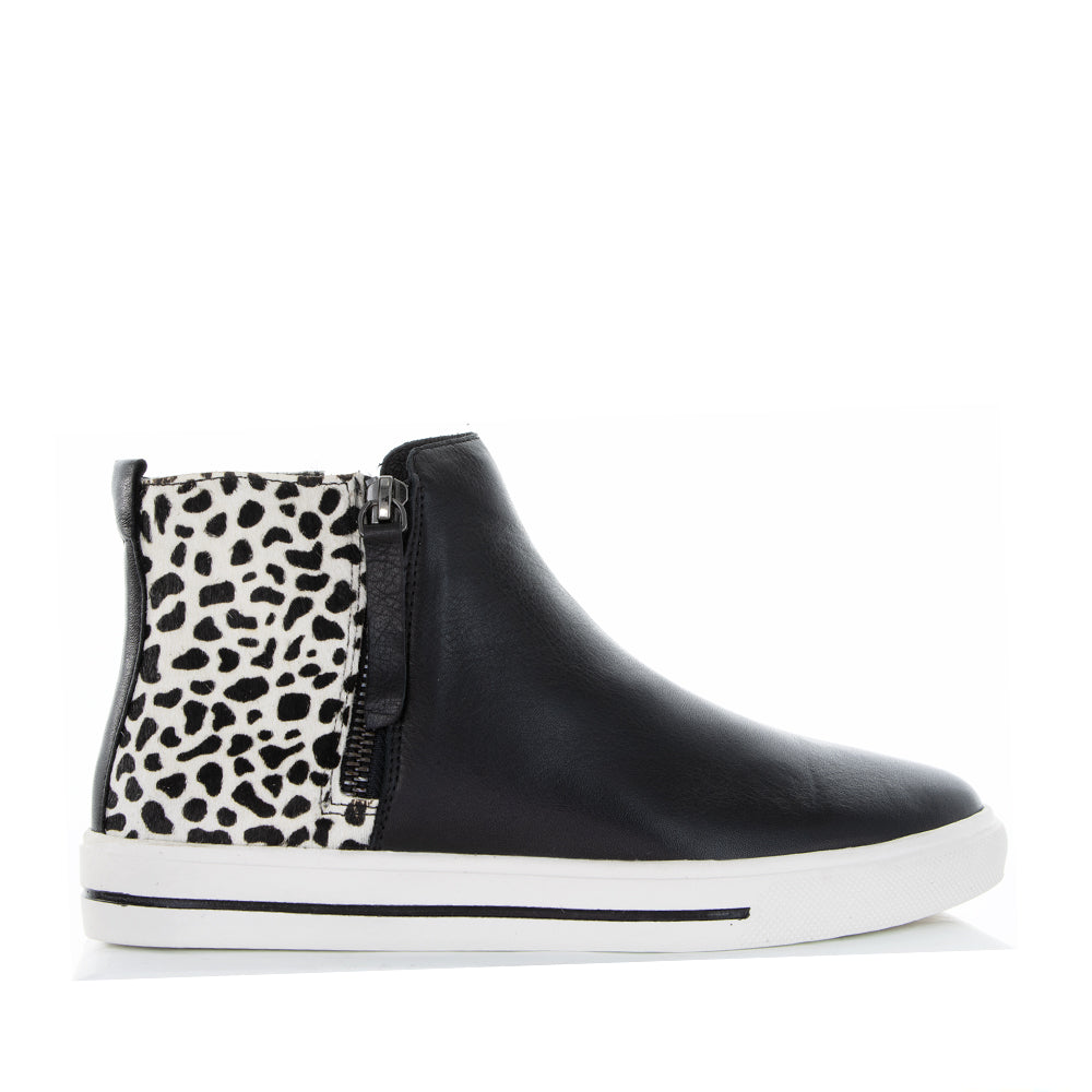 LESANSA INDO BLACK SNOW LEOPARD - Women Boots - Collective Shoes 