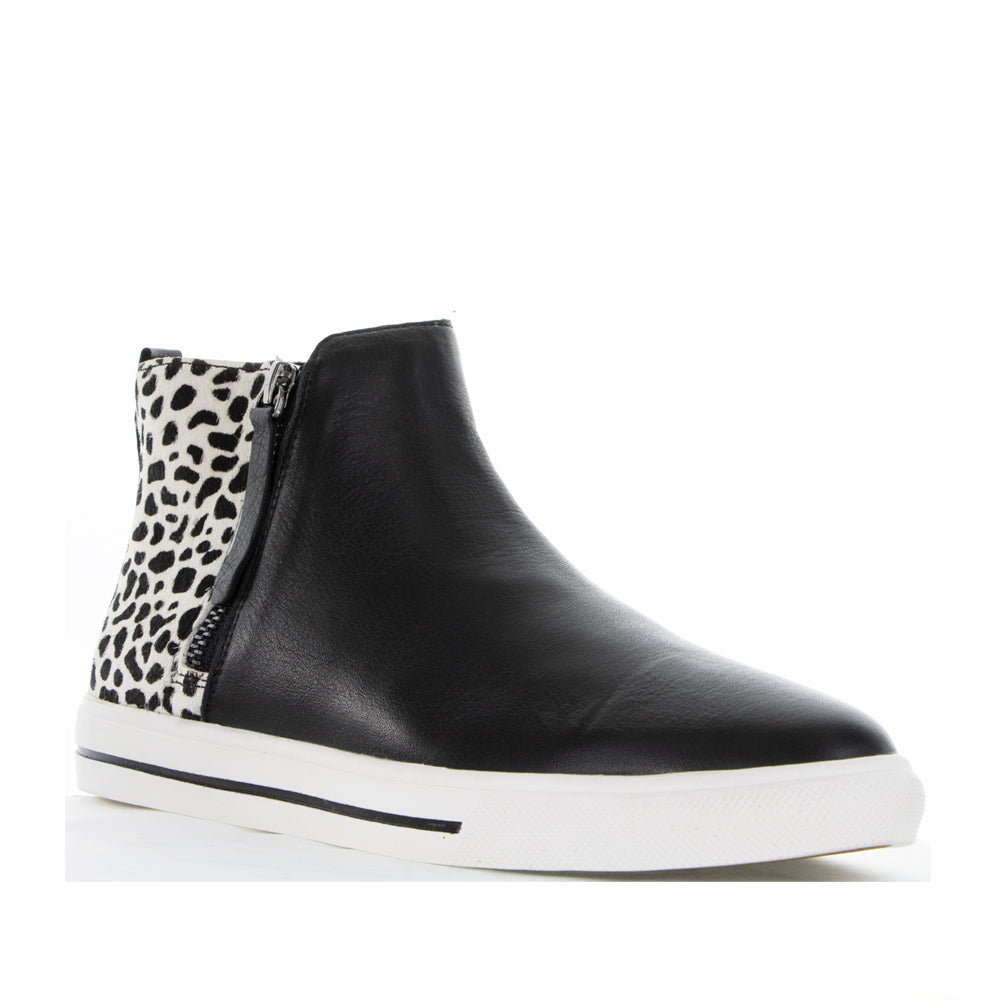 LESANSA INDO BLACK SNOW LEOPARD - Women Boots - Collective Shoes 