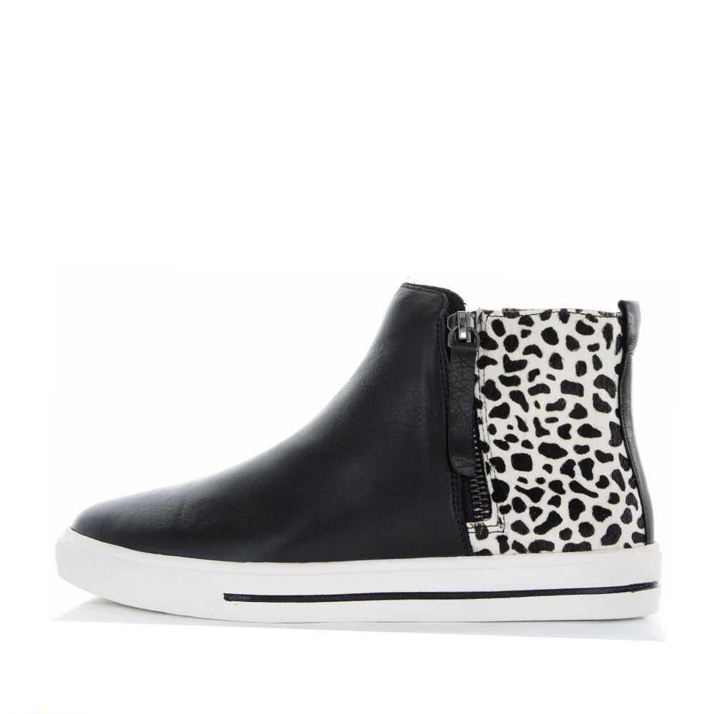 LESANSA INDO BLACK SNOW LEOPARD - Women Boots - Collective Shoes 