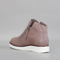 Load image into Gallery viewer, LE SANSA RONNIE TAUPE - Women Boots - Collective Shoes 
