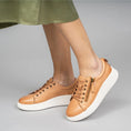 Load image into Gallery viewer, LE SANSA CLARA TAN - Women Sneakers - Collective Shoes 
