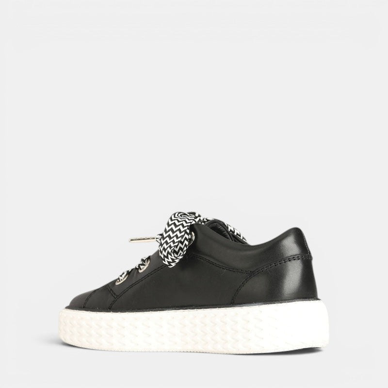 EOS TRINSIC BLACK