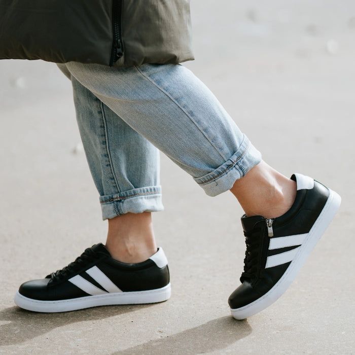 CABELLO ULTIMATE BLACK WHITE - Women sneakers - Collective Shoes 