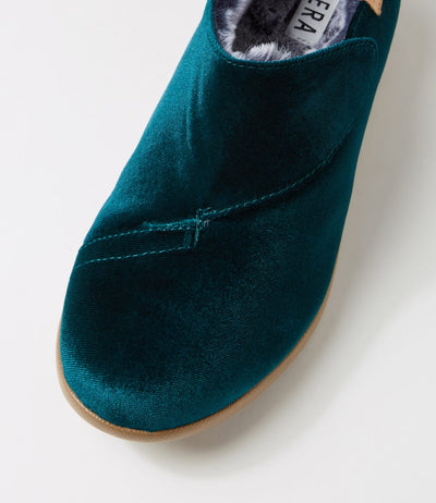 ZIERA FLISS EMERALD VELVET - Women Slip On - Collective Shoes 