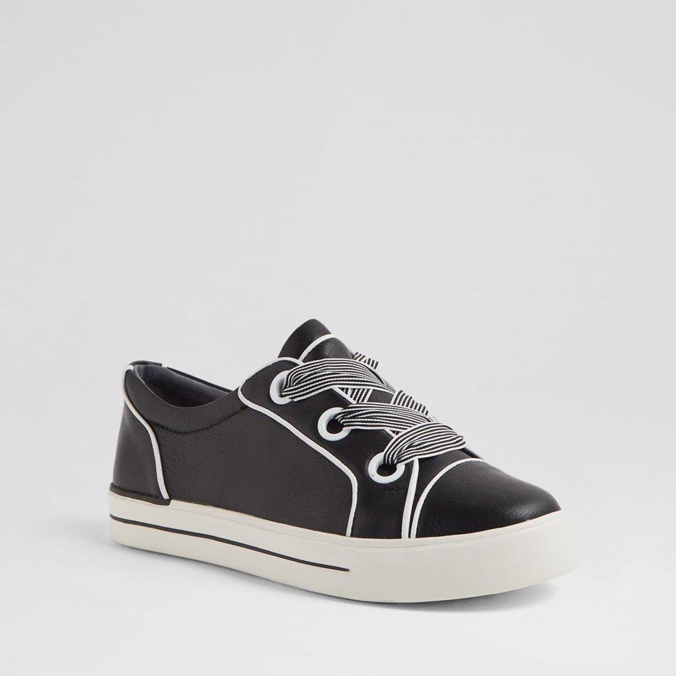 ZIERA ASCOTT BLACK WHITE - Women Sneakers - Collective Shoes 