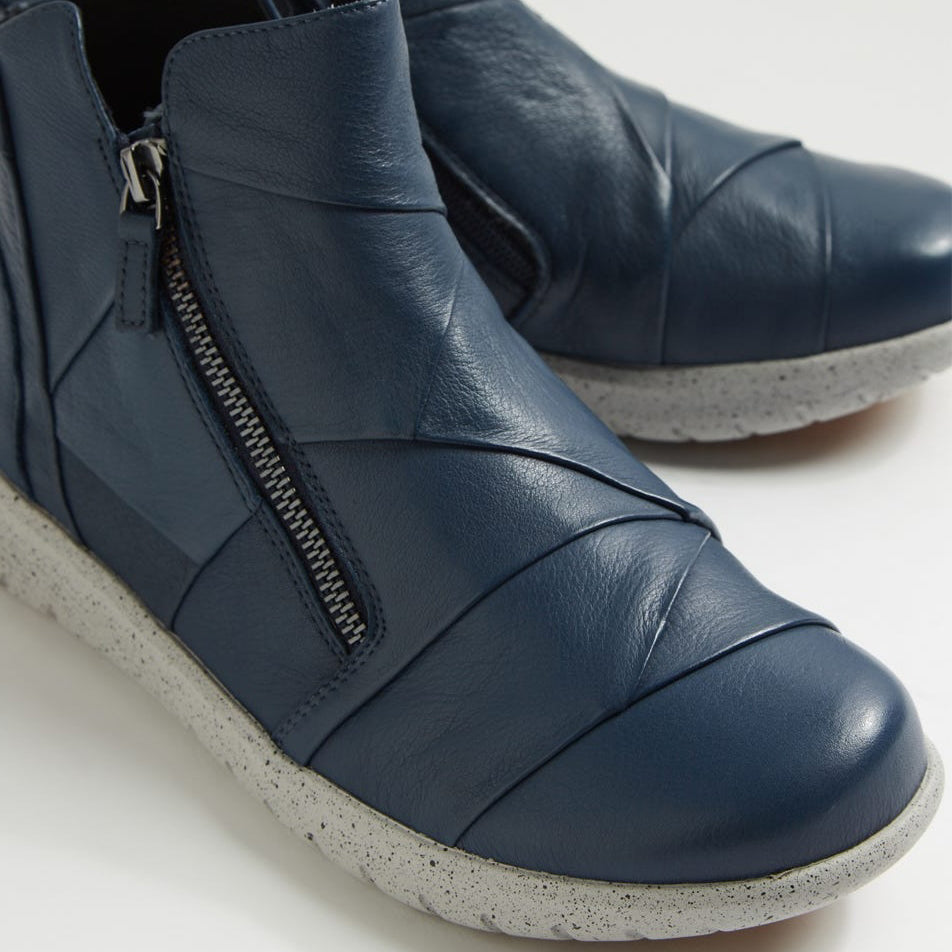 ZIERA SISLEY NAVY - Women Boots - Collective Shoes 