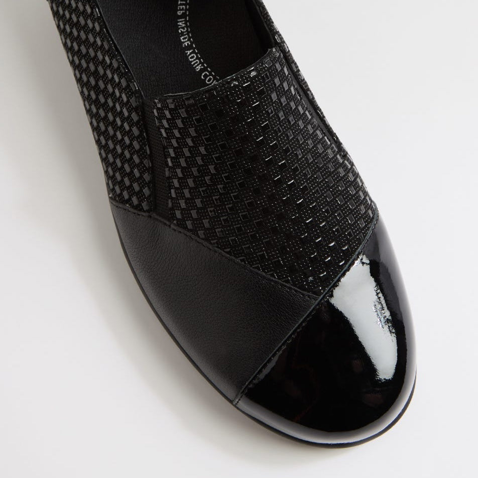 ZIERA SWISSH BLACK MIX - Women Slip-ons - Collective Shoes 
