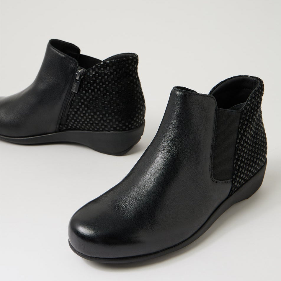 ZIERA SELLO BLACK CHECK - Women Boots - Collective Shoes 