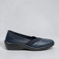 Load image into Gallery viewer, ARCOPEDICO ACADIA NAVY - Women Belle Flats - Collective Shoes 
