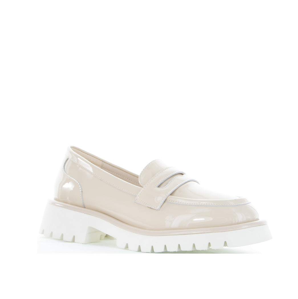 LESANSA BOW NUDE PATENT - Women Loafers - Collective Shoes 