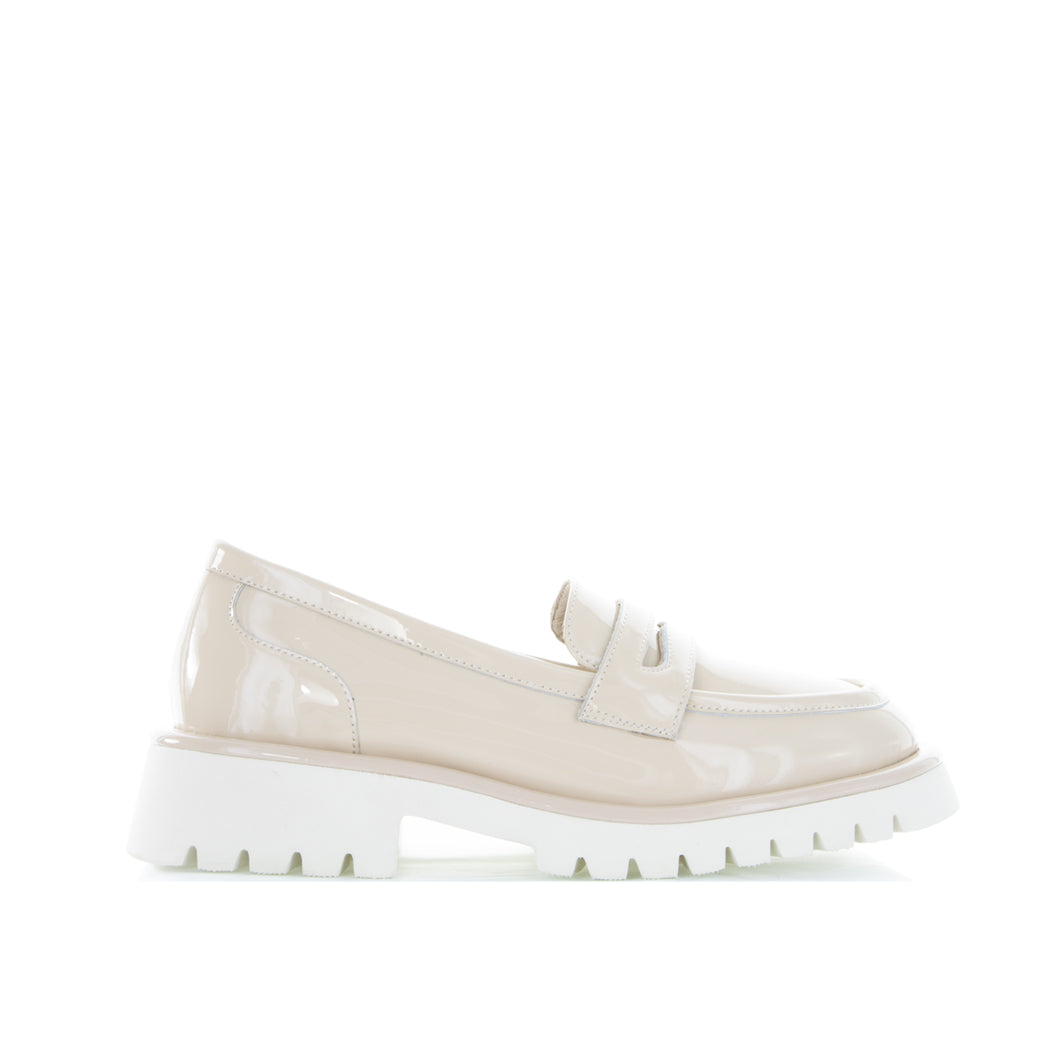 LESANSA BOW NUDE PATENT - Women Loafers - Collective Shoes 