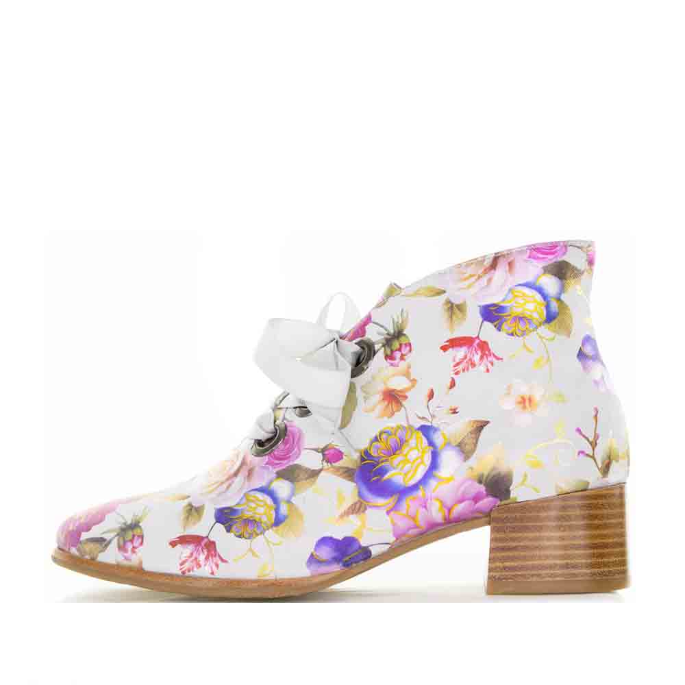 BRESLEY ANA WHITE GARDEN - Women Boots - Collective Shoes 