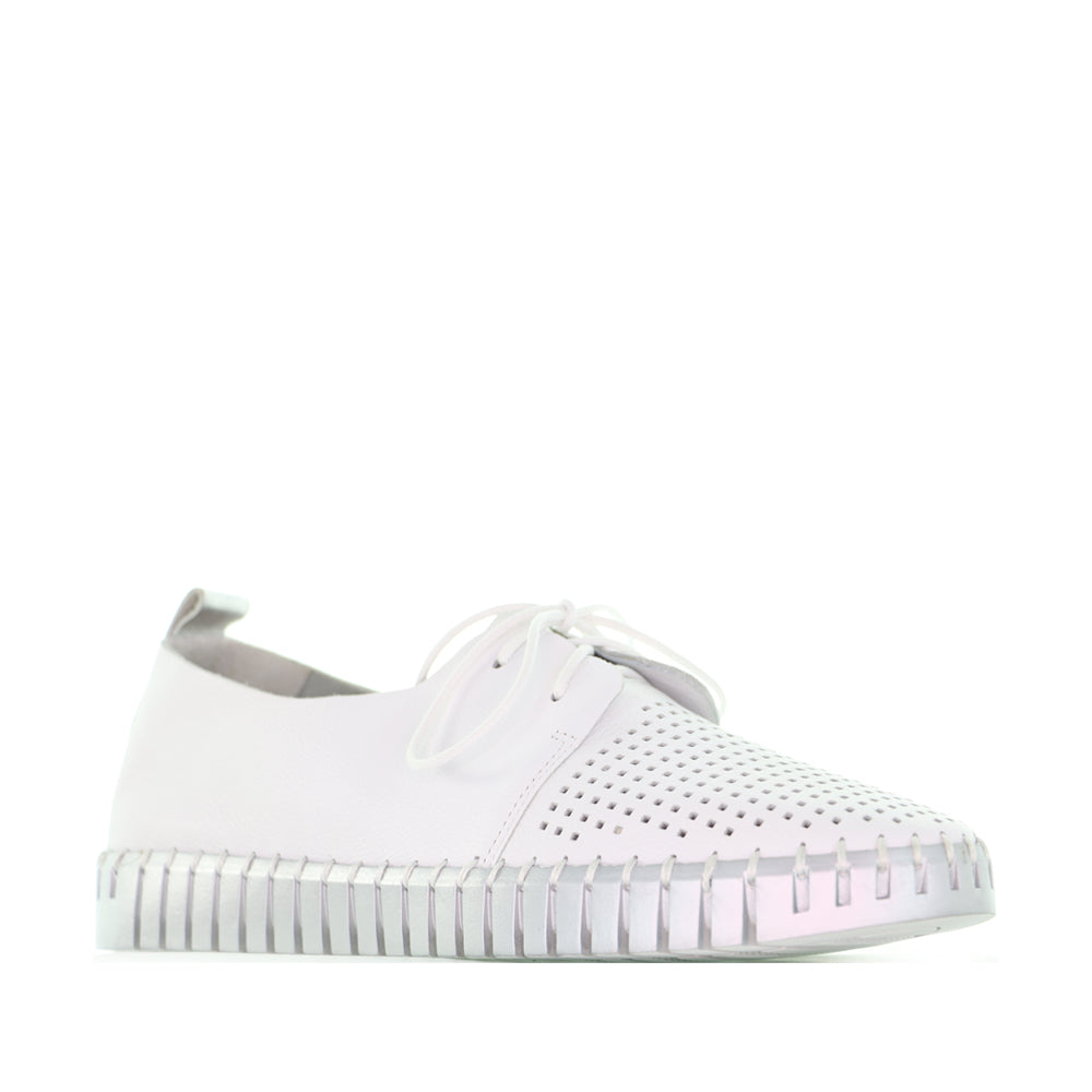 DJANGO & JULIETTE HUSTON WHITE SILVER - Women Sneakers - Collective Shoes 