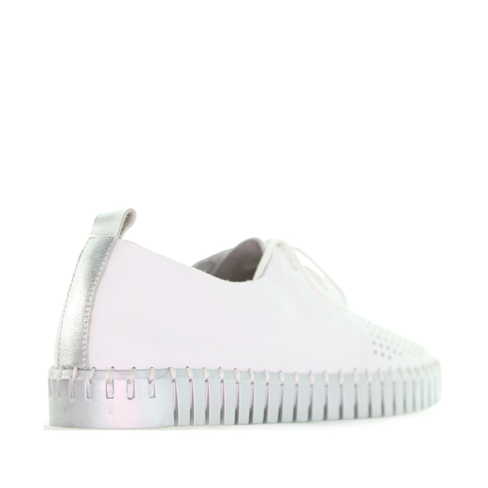 DJANGO & JULIETTE HUSTON WHITE SILVER - Women Sneakers - Collective Shoes 