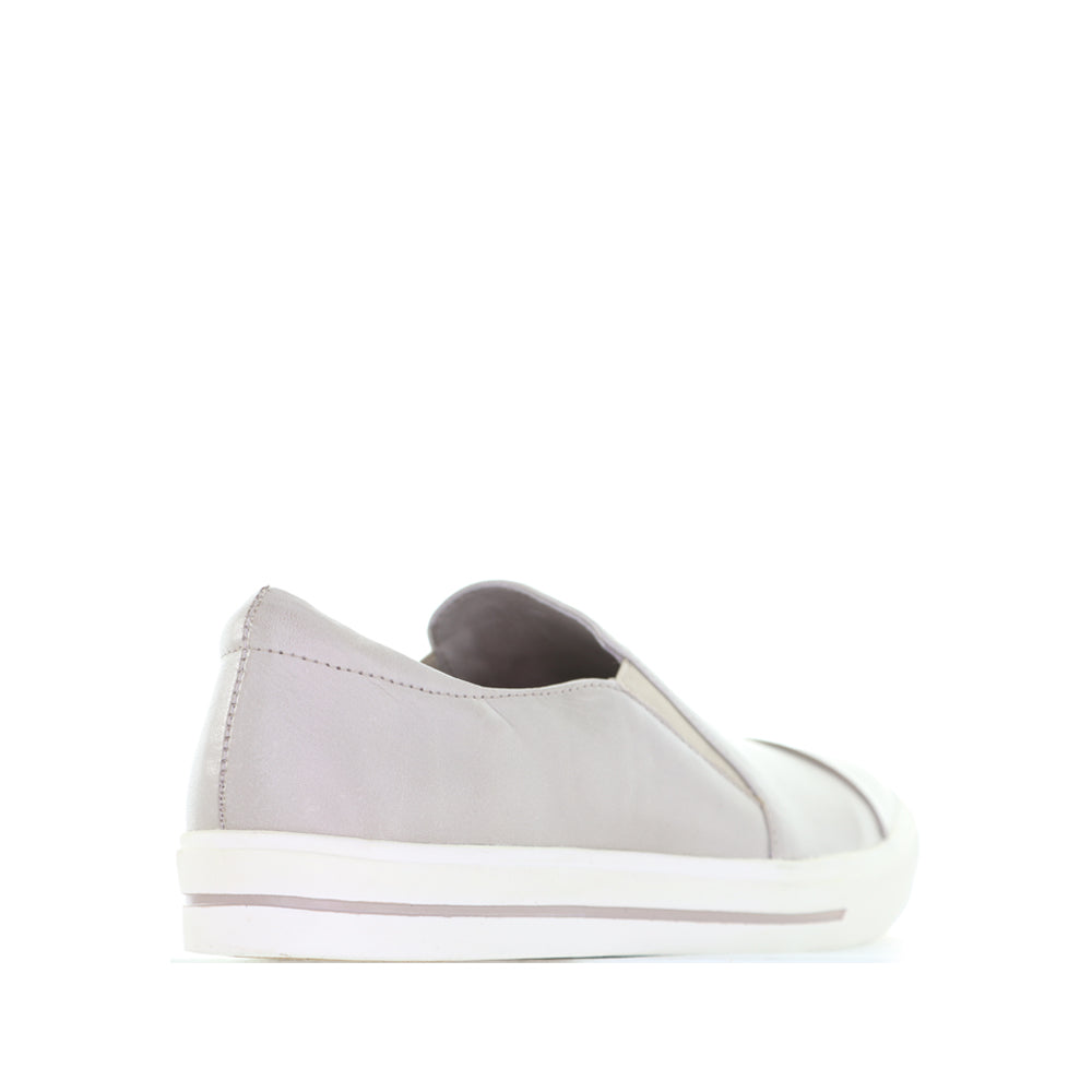 LE SANSA IVANA DARK STONE - Women Loafers - Collective Shoes 