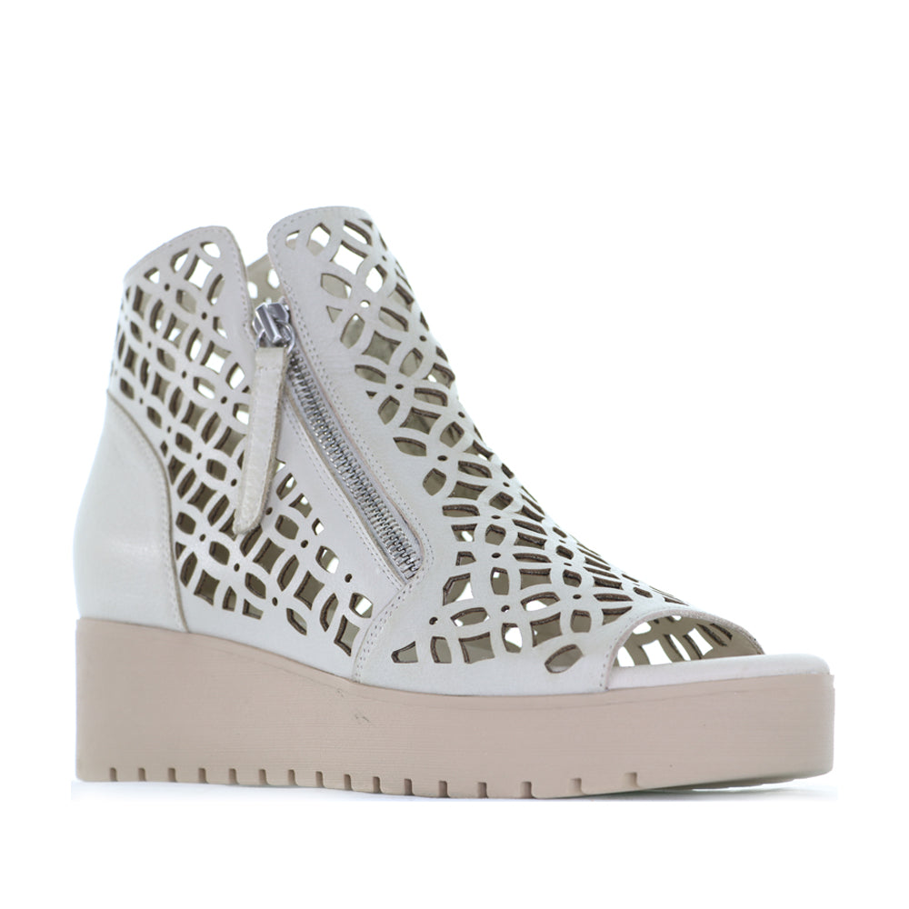 DJANGO & JULIETTE OLIZZI ALMOND - Women Wedge - Collective Shoes 