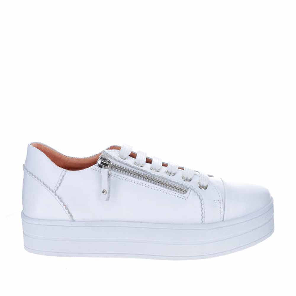 LESANSA QUEST WHITE Women Casuals - Zeke Collection