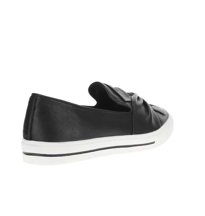 LE SANSA IZZY BLACK Women Loafers - Zeke Collection